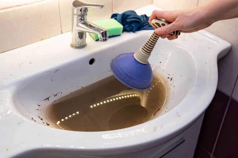 A Close Look at the Most Common Plumbing Emergencies and Their Causes